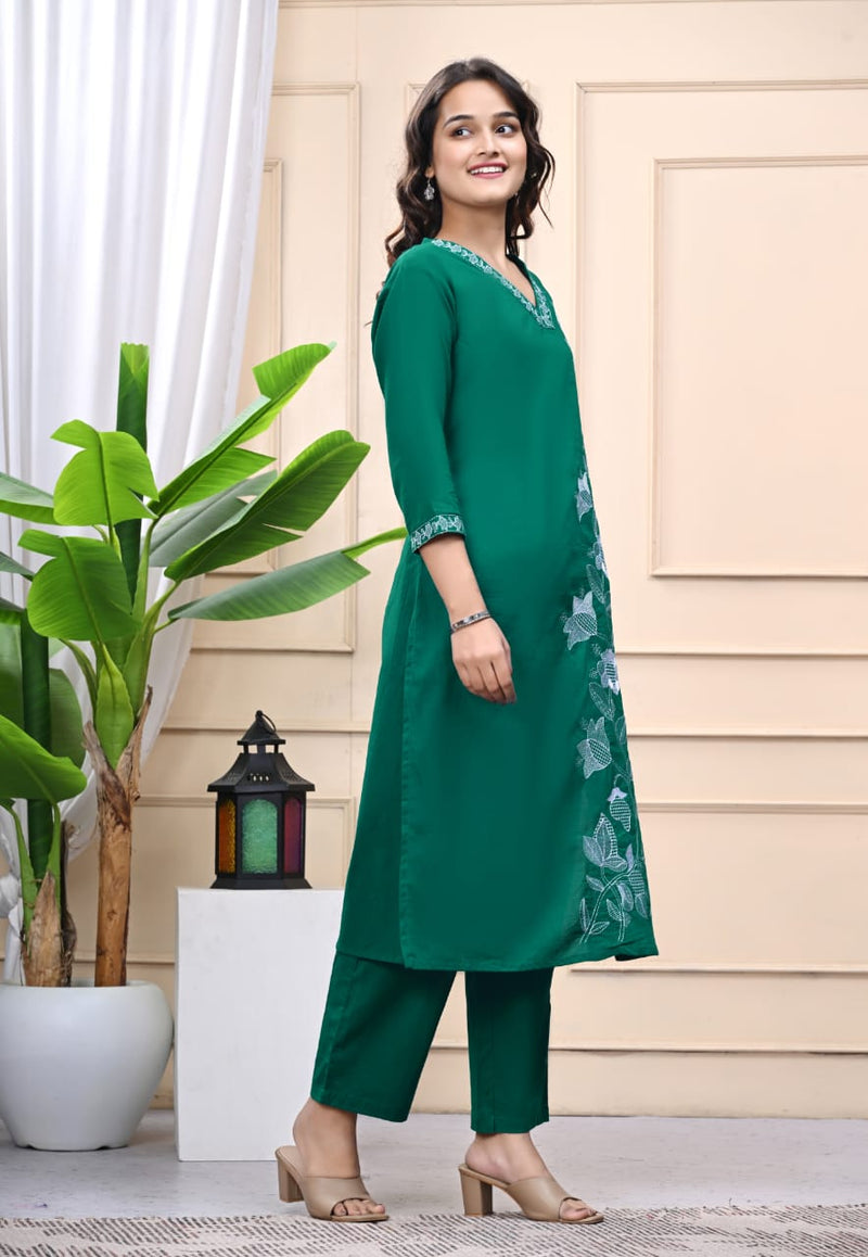 Elegant Green Embroidered Kurta Set for Women