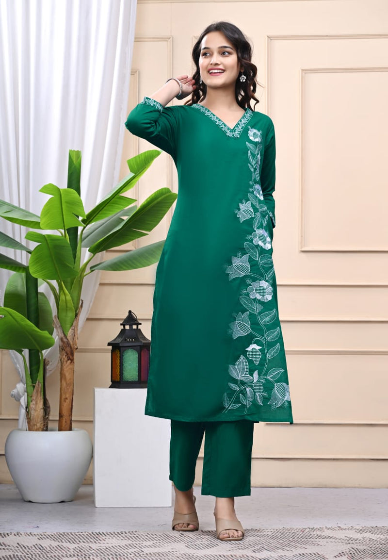 Elegant Green Embroidered Kurta Set for Women