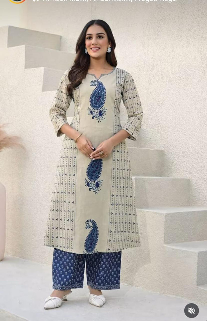 Straight  Kurta 3 Pcs Set With New Style in Print